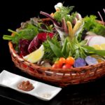 オーガニック野菜のサラダ　色々な味の調味料で